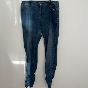 Rocawear Women’s Ruched Stacked Stretch Bottom Jeans/Back Pocket Design …